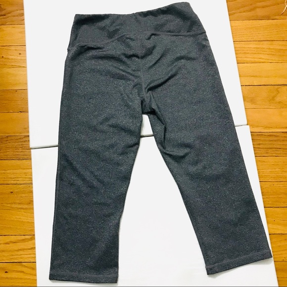 Zella Capri yoga/leggings - Picture 2 of 11